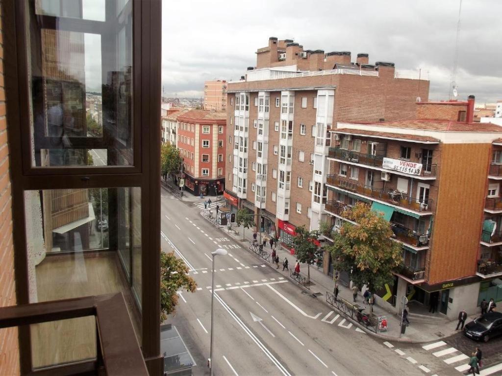 Apartamentos Urgel Madrid Kültér fotó