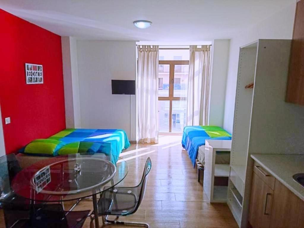 Apartamentos Urgel Madrid Kültér fotó
