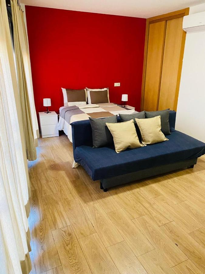Apartamentos Urgel Madrid Kültér fotó